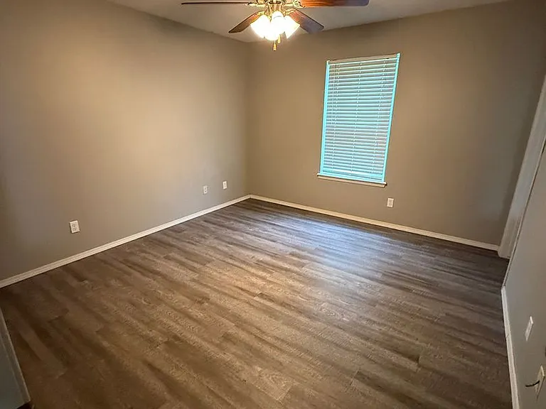 1309 Grand Oak Dr — Photo 7