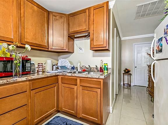 4th image of 3805 Lena Dr