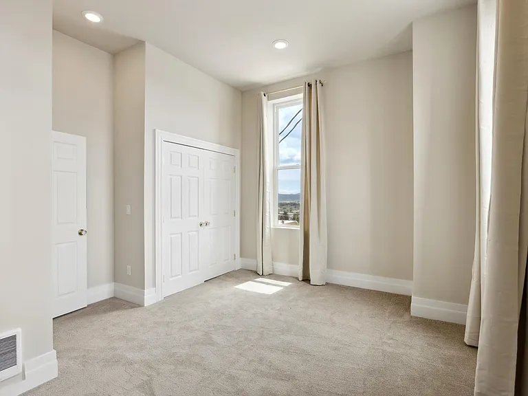 144 W Park St — Photo 6