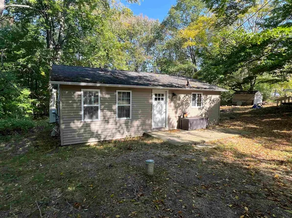 5852 Woodland Dr, Lake, MI 48632