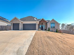 603 Valley Ln #ELM, Springdale, AR 72762