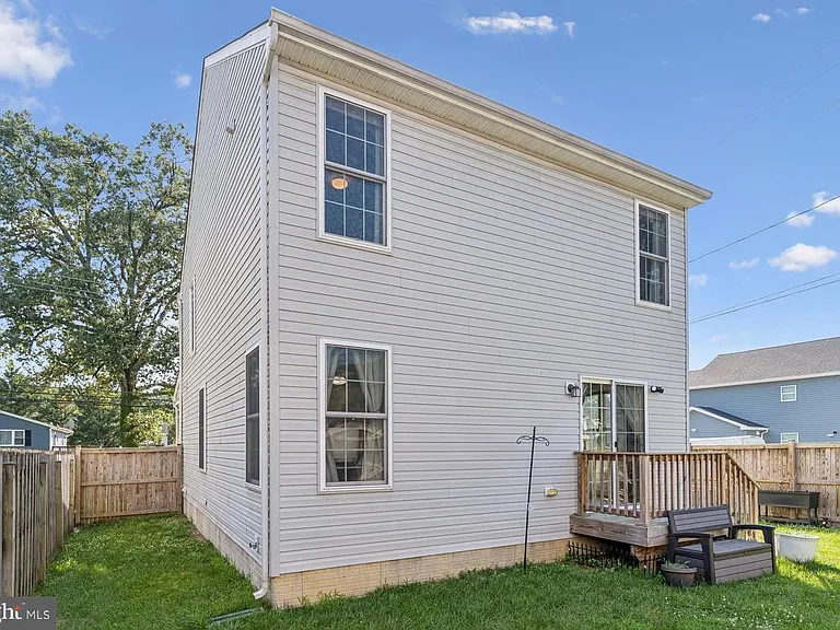 7821 Outing Ave #A — Photo 24