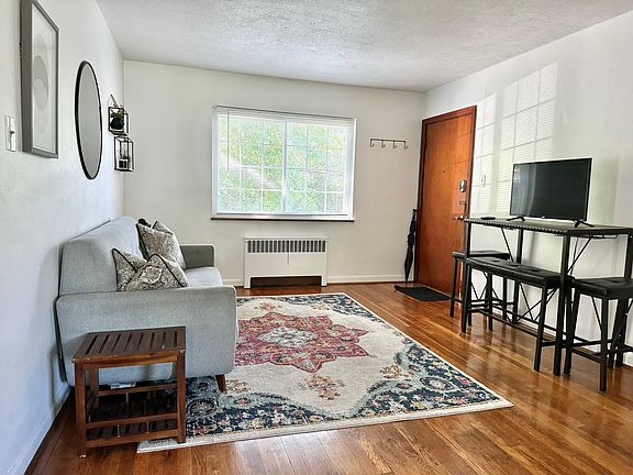 4th image of 3512 Hazelwood Ave APT 3