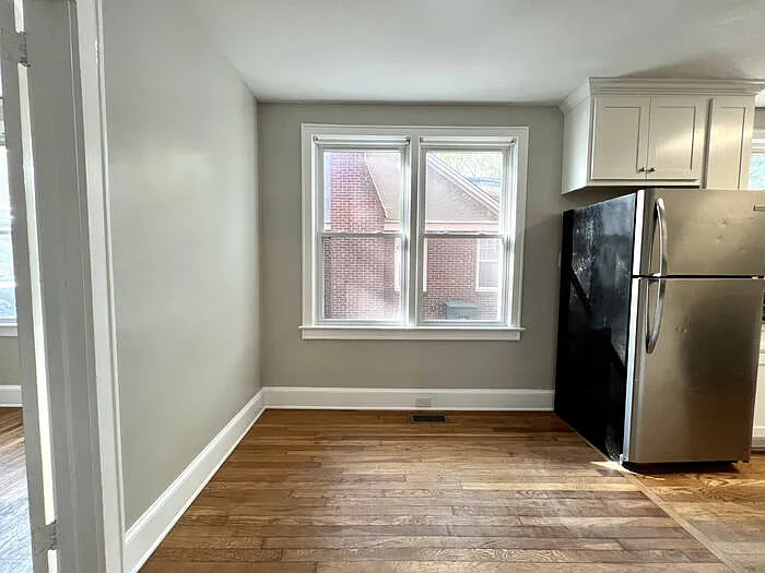 319 Howard St — Photo 39