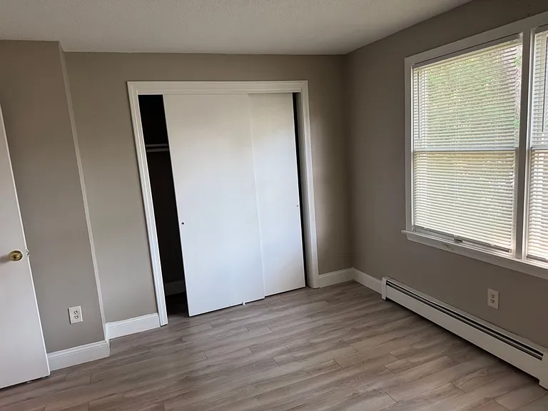 472 S Main St — Photo 13