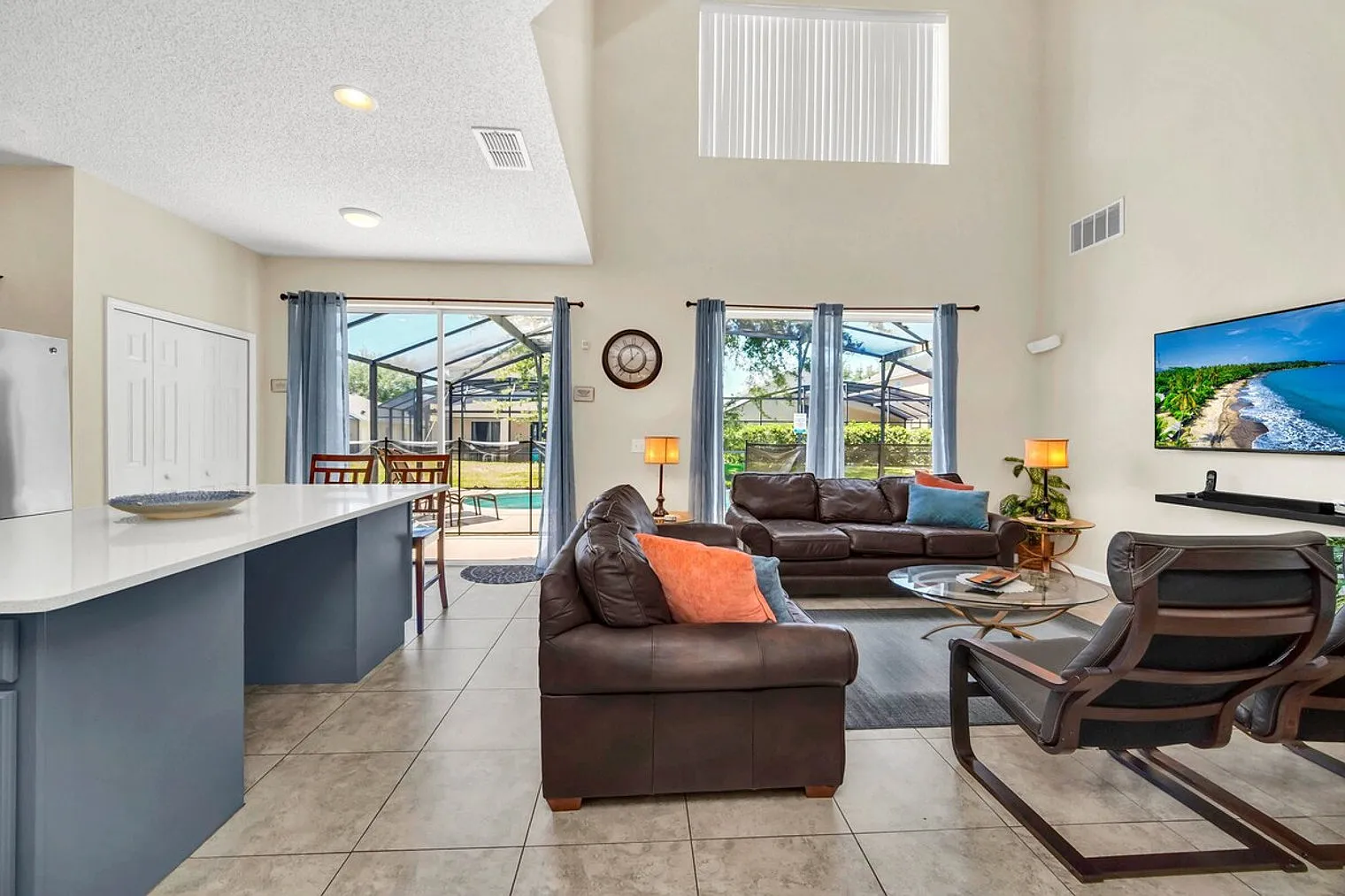 7 bed, 4.0 bath, 2884 sqft, $5,825 — Photo 3