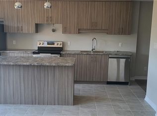 17 Renfrew Trl, Welland, ON L3C0K2