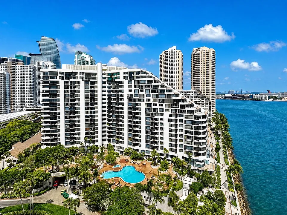 520 Brickell Key Dr #A1113
