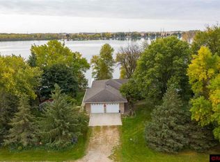 1017 Martin Rd, Welcome, MN 56181