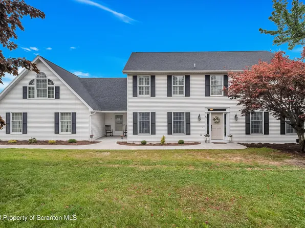 111 Upland Ter, Waverly Township, PA 18411