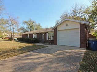 307 NW Lefors St #B, Bentonville, AR 72712