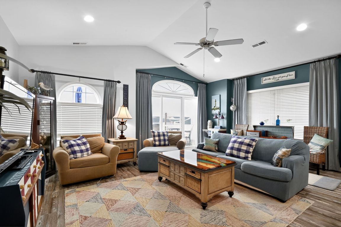 next background image