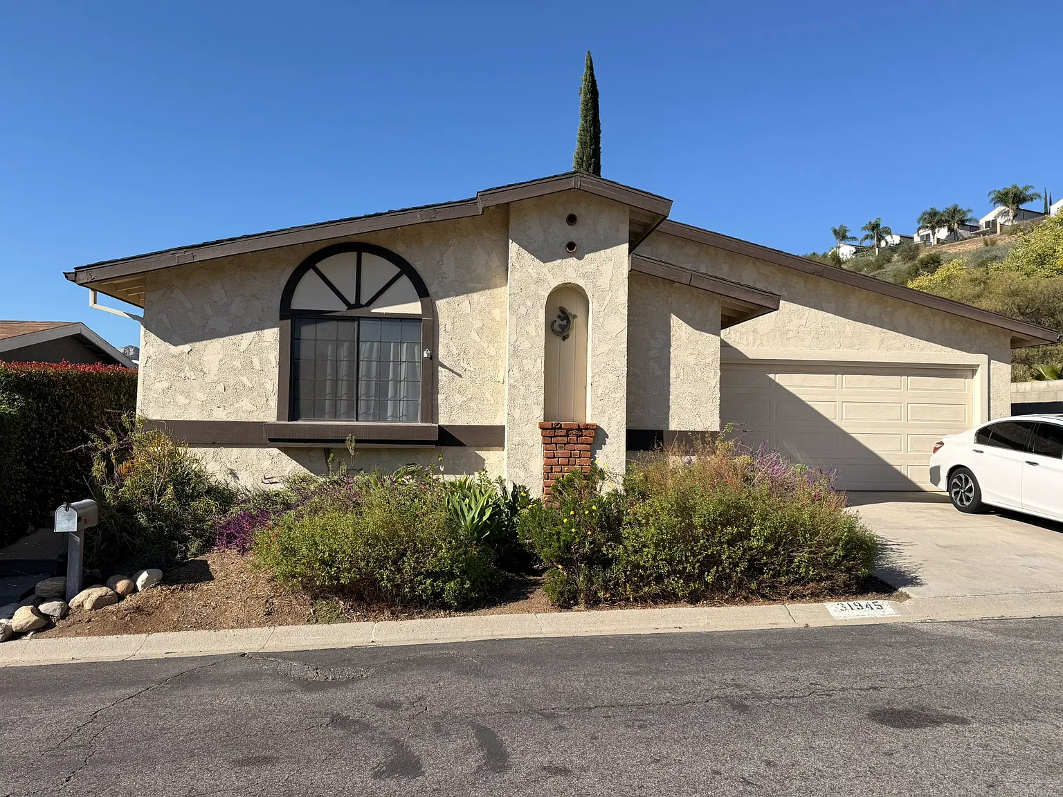 3 bed, 1536 sqft, $3,300 — Photo 1