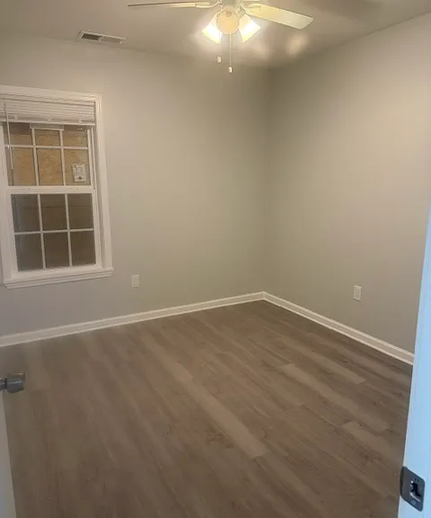 2555 Kimball Ave — Photo 9