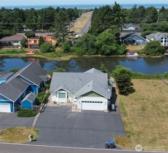 393 Canal Drive NE, Ocean Shores, WA, 98569