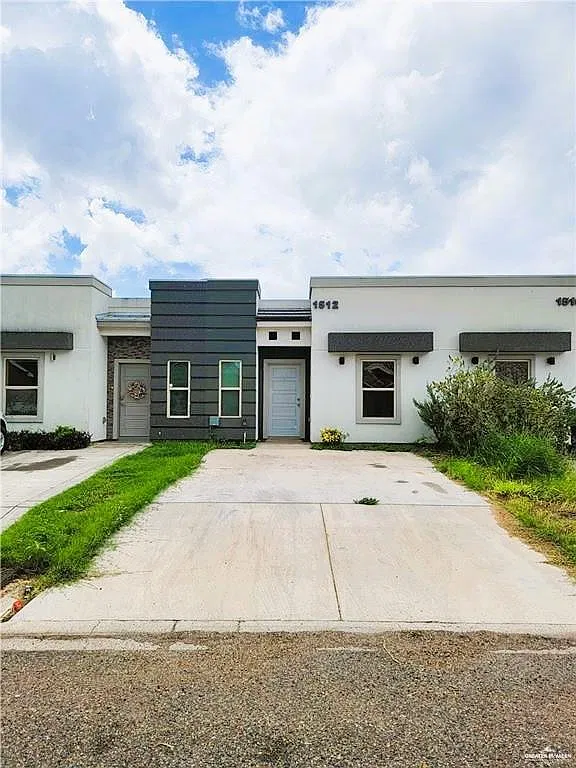 2 bed, 2.0 bath, 1058 sqft, $1,100 — Photo 1