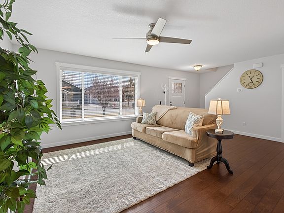 4th image of 2224 NE Indigo Ln #1