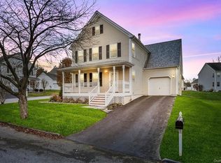 32 Mill Pond Ln, Poughquag, NY 12570
