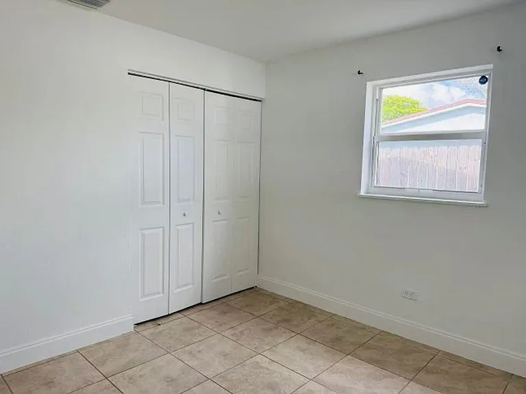 6250 SW 39th St — Photo 6
