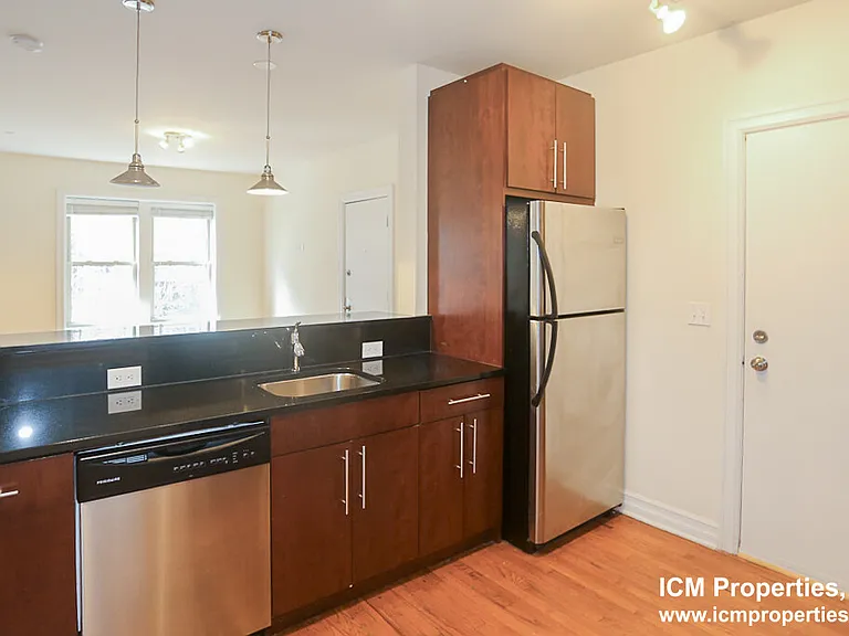 3800 N Sheffield Ave #1 — Photo 3