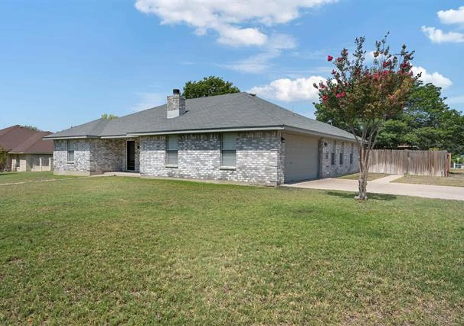 Beautifully Refreshed 3-Bedroom Home with In-Ground Liner Pool — Photo 3