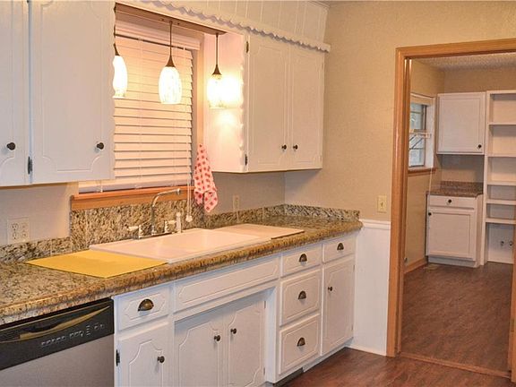 5th image of 324 Guilliams Dr