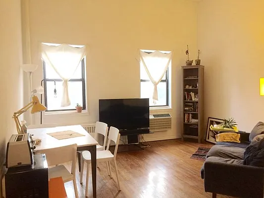 Rented by D'Andrea Craig Realty | media 7