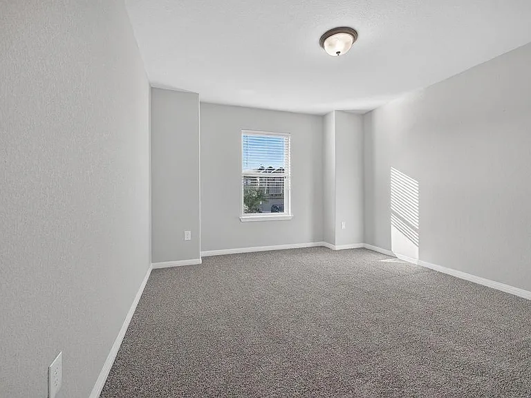 320 Rend Dr — Photo 27
