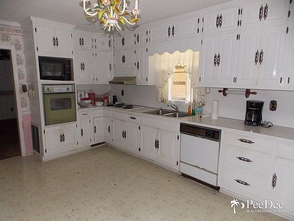 2nd image of 406 Dogwood Ave