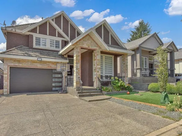 8825 131st St, Surrey, BC V3V 0A8