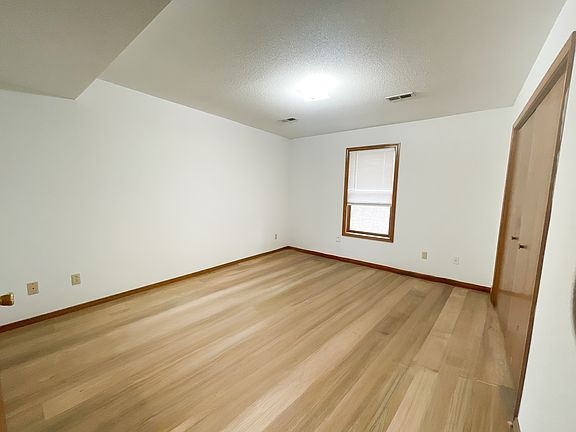 3rd image of 1589 Belair Dr #14