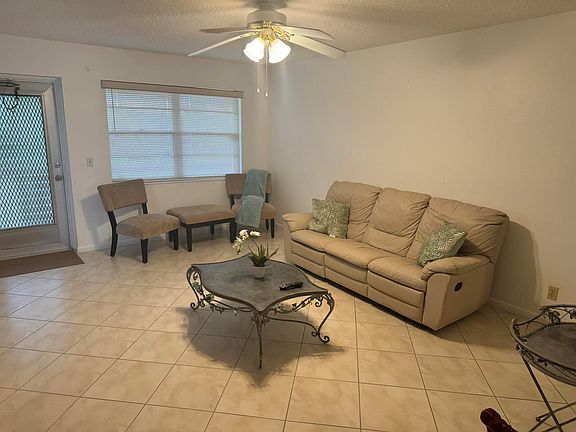 4th image of 85 Chatham #D