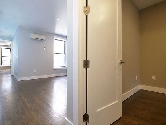 3rd image of 162 Woodruff Ave #3P