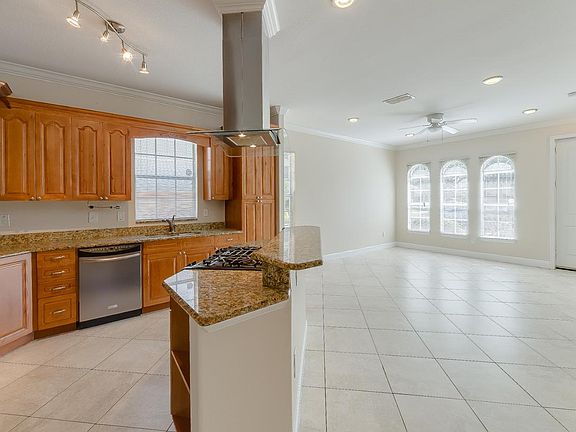 5th image of 1036 N Shine Ave