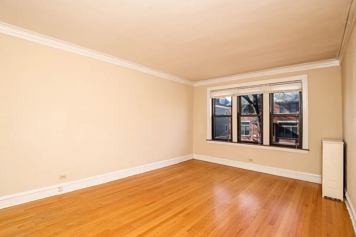 Building Photo - 1623 W Grace St #25