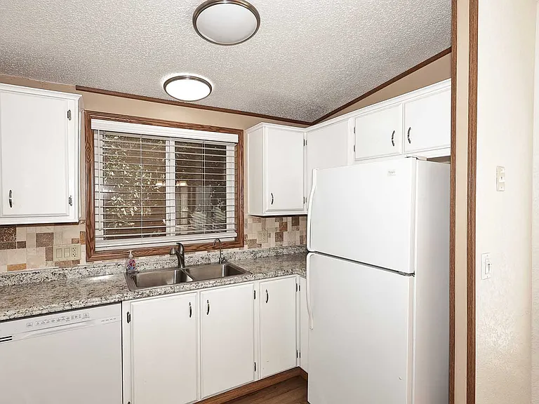 6249 S Pinehurst Dr — Photo 17