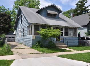 947 Oliver Ave, Aurora, IL 60506