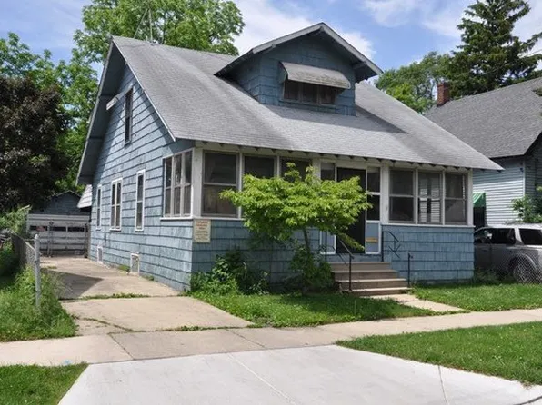 947 Oliver Ave, Aurora, IL 60506
