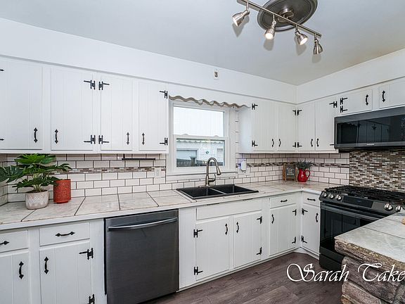 5th image of 1220 Fuller Ave SE
