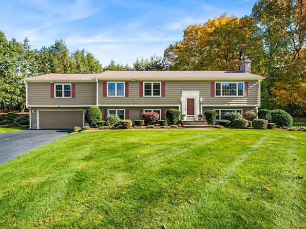 308 Pinewood Dr, Longmeadow, MA 01106