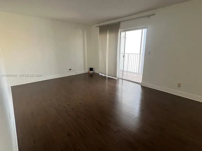 5231 Geneva Way #204 — Photo 9