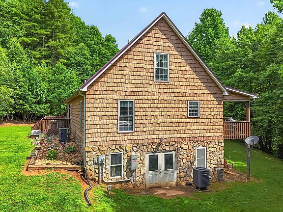 18th image of 1313 Grinders Mill Rd