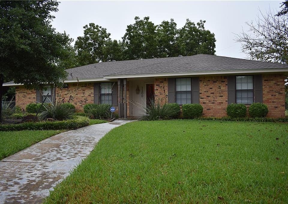 1st image of 1100 Joanna Cir