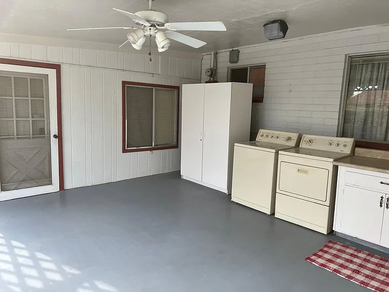 10946 W Canterbury Dr — Photo 29