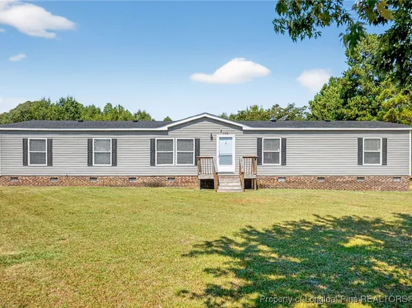 628 S Hilltop Rd, Red Springs, NC 28377