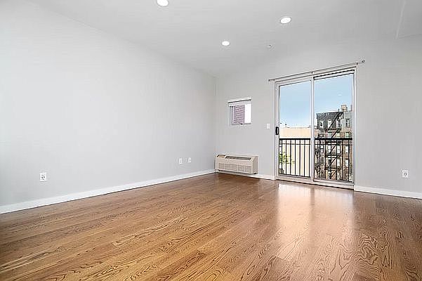 1st image of 152 Ludlow St APT 6B