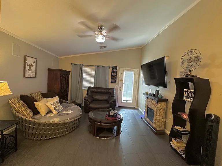 2058 S Voyager Dr — Photo 5