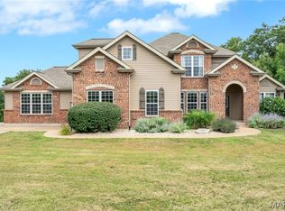 1 Cedar Lake Ct, Troy, MO 63379
