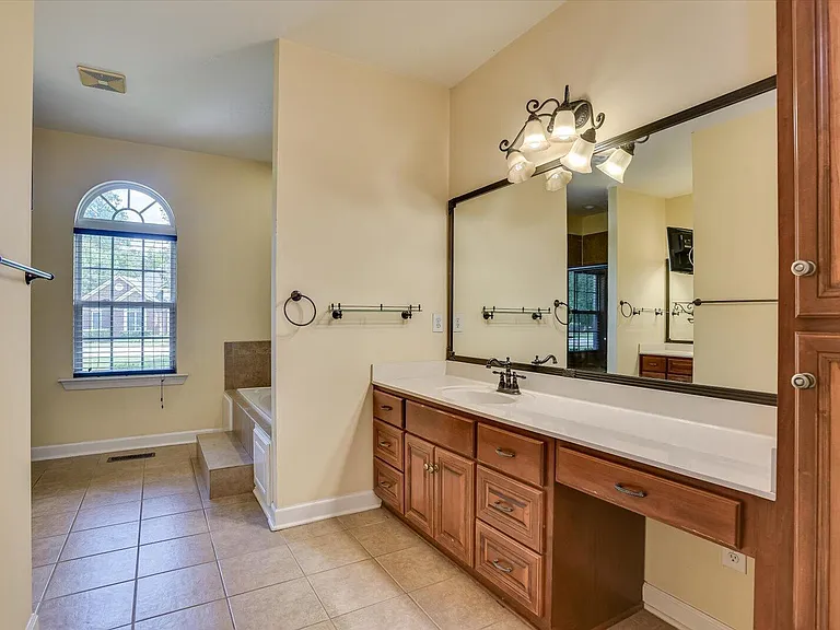 2103 Wythe Dr — Photo 25