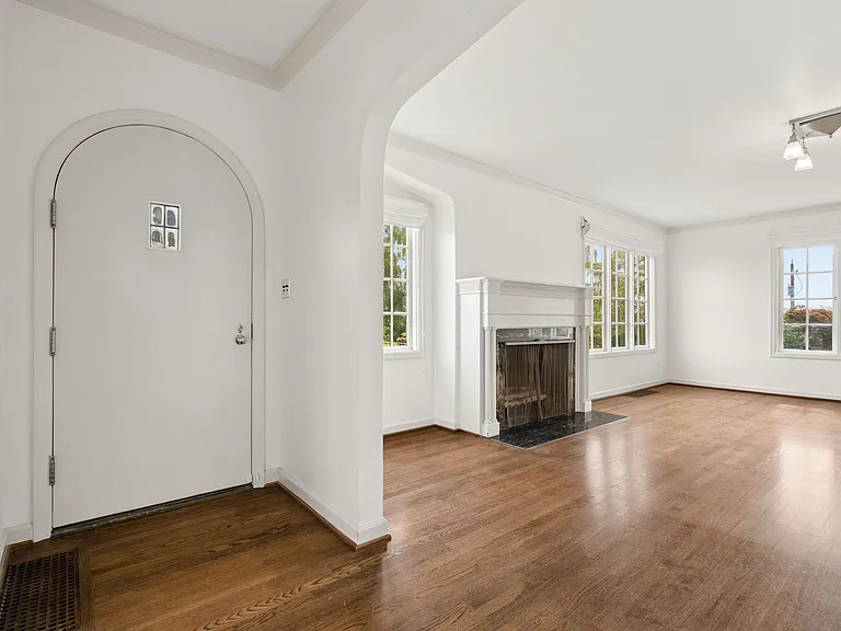 1524 SW Myrtle St — Photo 8